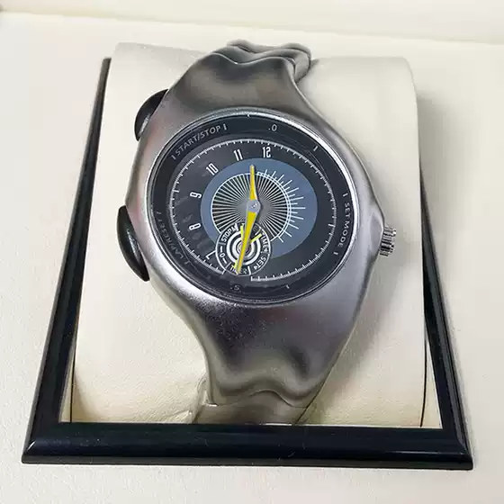 Middle Ancient Alien Y2K Original Non-mechanical Watch Twisted Retro Fashion High-end Ins Niche Quartz Wrist Watch