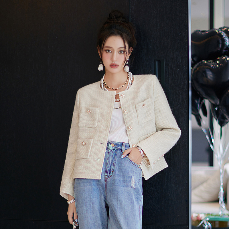 (Mới) Mã T2817 Giá 2690K: Áo Khoác Nữ Sutdc Thời Trang Nữ Chất Liệu G06 Sản Phẩm Mới, (Miễn Phí Vận Chuyển Toàn Quốc).