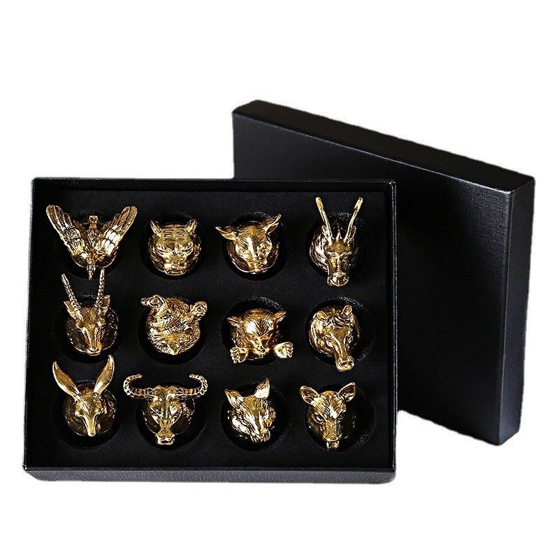 Factory Direct Sales Wholesale Twelve Zodiac High-End Chinese Liquor Glasses Glass Wine Cup Decanter Set Gift Box