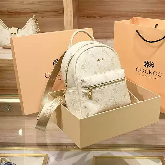 Women's Backpack 2026 New Trendy Versatile Fashion High-Quality Small Backpack for Women Travel Large Capacity School Bag