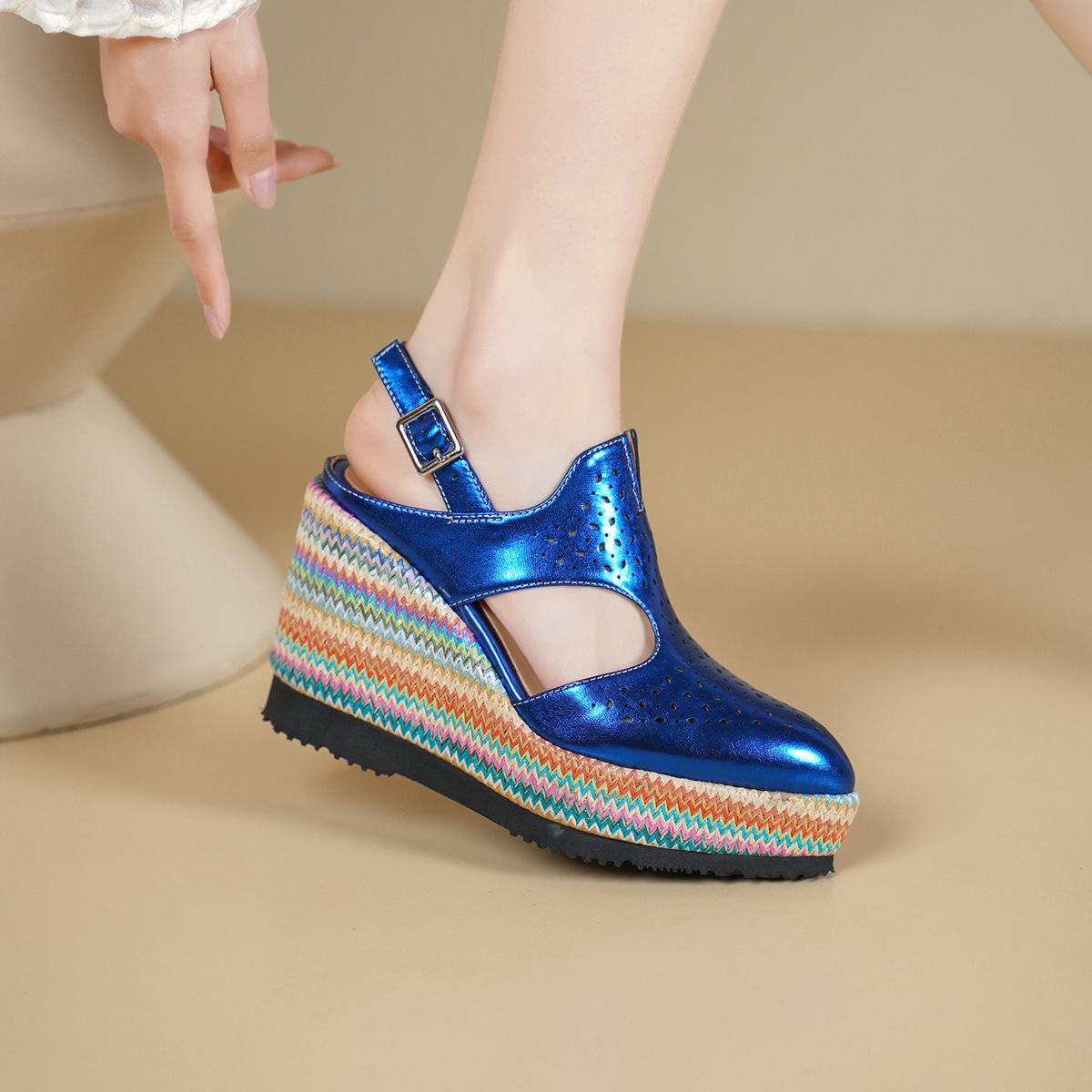 Sandal La Mã nữ da thật gót xuồng 10cm đế bánh mì tăng chiều cao — Màu be, Màu xanh dương