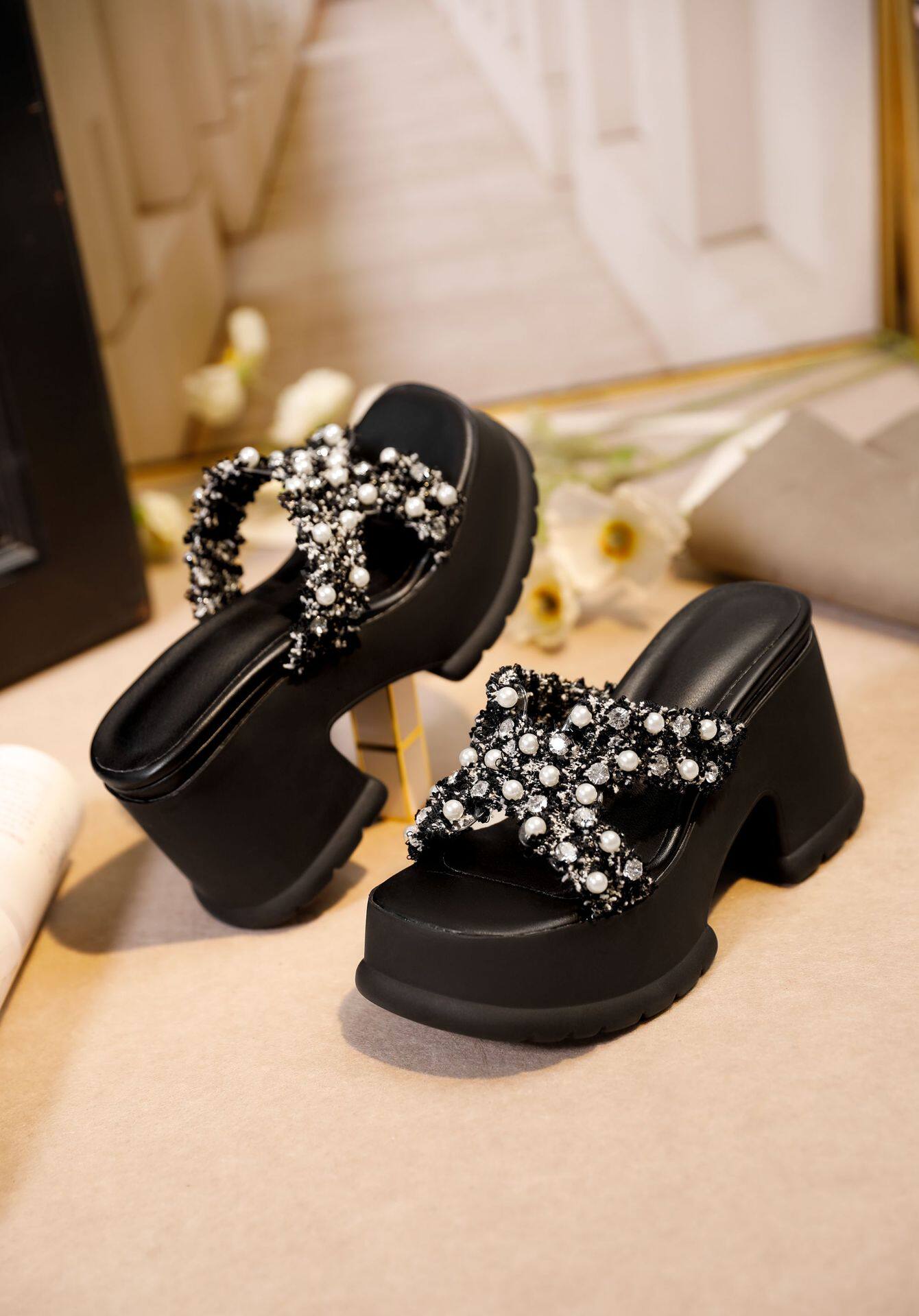 Dép sandal nữ quai chữ V đơn giản phong cách Chanel 2023 — Đen, Hồng, Trắng chi tiết 27