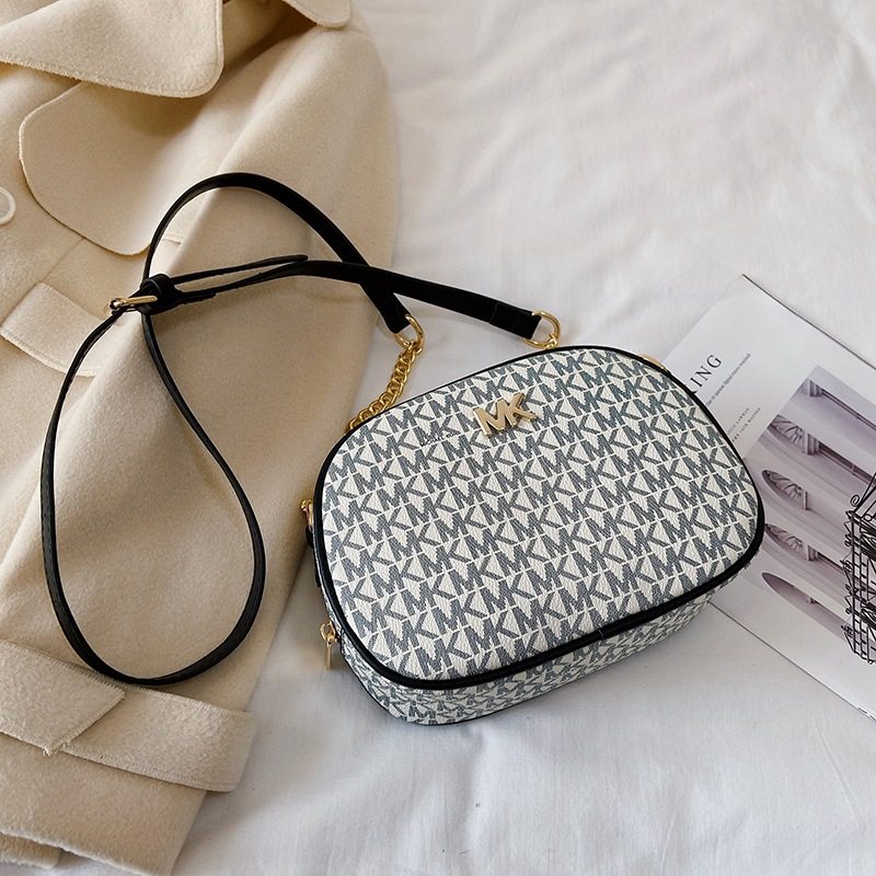 Camera bag 2023 new contrast color chain shoulder messenger bag women's bag letter small square bag large capacity trendy foreign trade cross-border