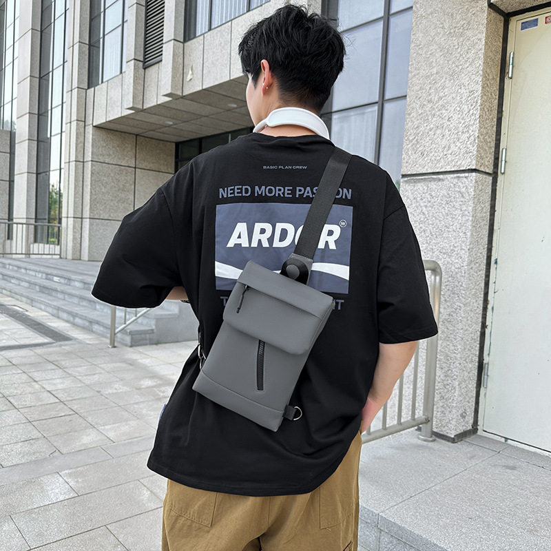 New Men's Casual Shoulder Crossbody Bag, Simple, Fashionable and Trendy Large-Capacity Handbag, Multi-Functional Casual Bag