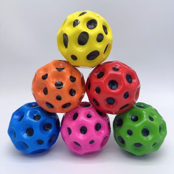 Customized Pu Foam Sponge Elastic Ball Basketball Football Ball Kidsren's Sports Toy 6.3cm7 Hole Decompression