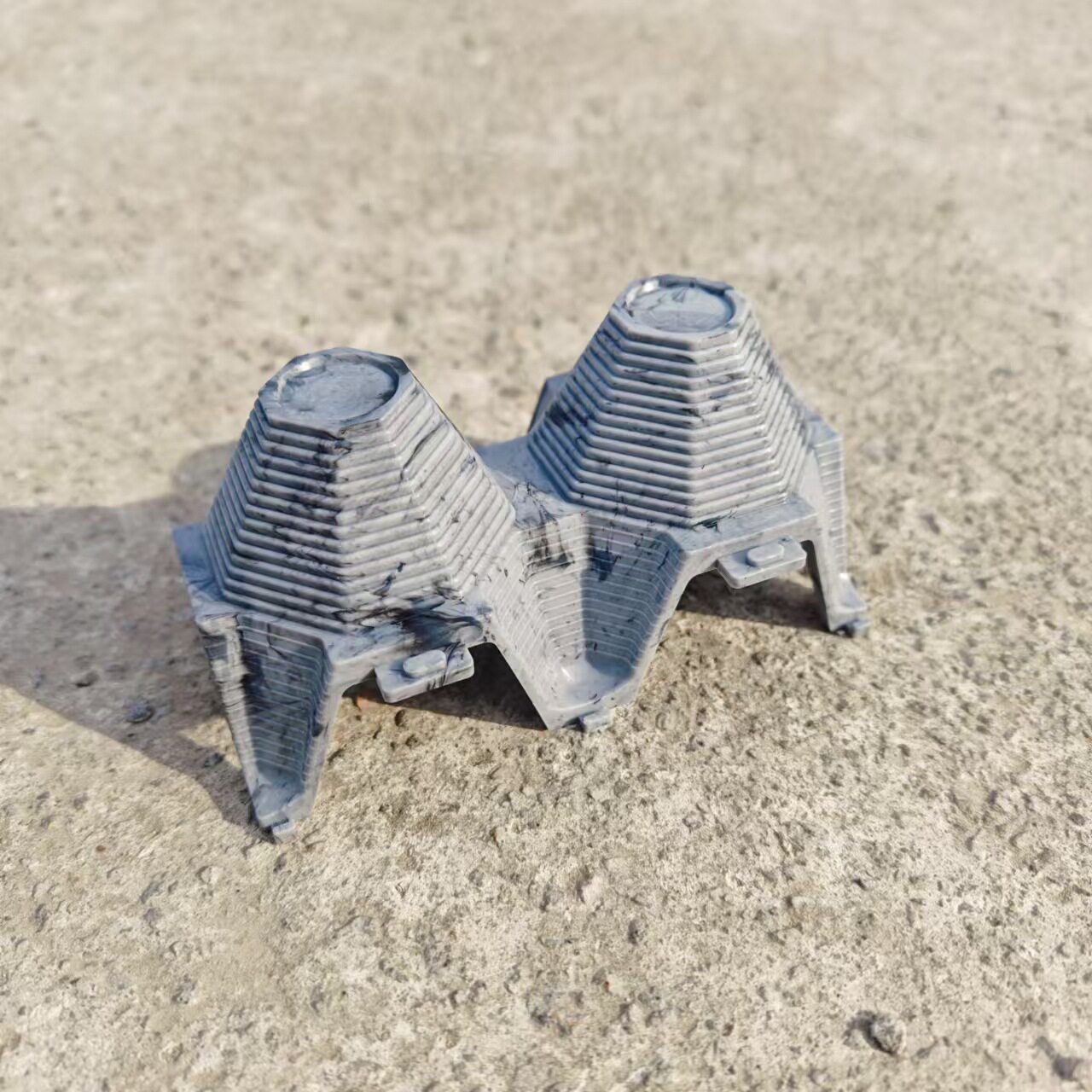 Foreign trade cross-border Amazon PVC simulation egg holder can be assembled to raise crickets cockroaches crawling pet lizards scorpions to avoid