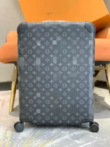 L's New Official Black Flower Four-Wheel Trolley Case Horizon Perfectly Replicates the Suitcase