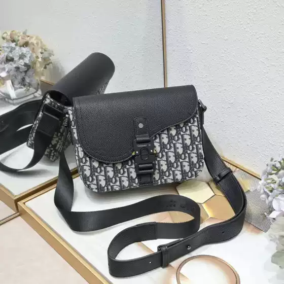 Spring and Summer New Men's Bag Saddle Bag Cowhide Postman Canvas Flip Bag European and American Fashion Business Shoulder Crossbody Bag