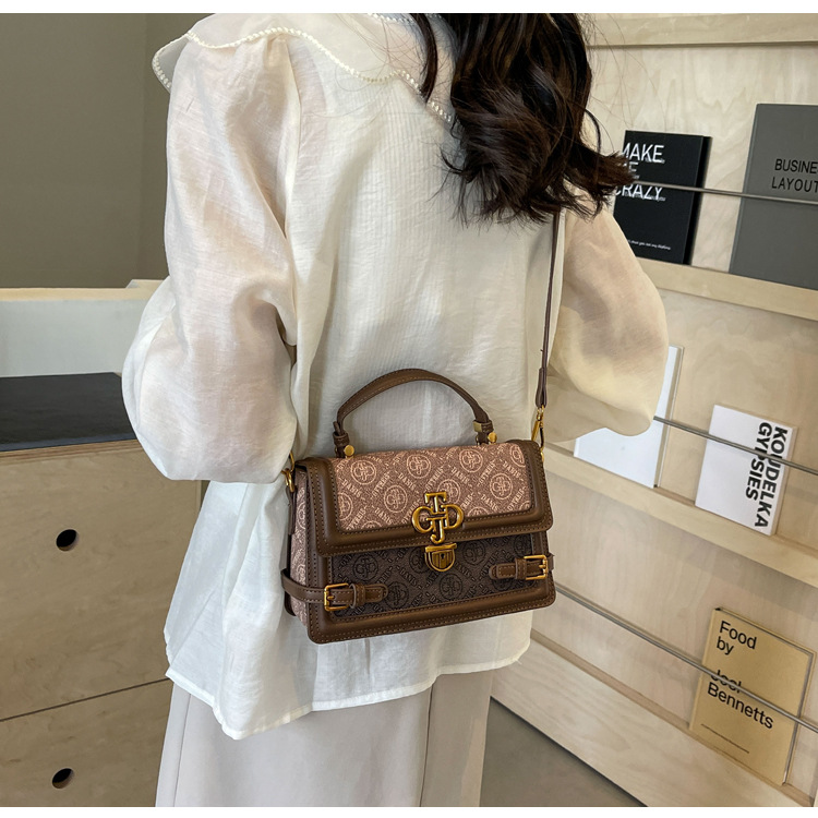 Foreign Style Small Square Bag Shoulder Bag Niche Design High-end Sense Bag Women's Internet Hot Super Hot Handbag Fashion Crossbody Bag 22 O1CN010zgRjs1SSiWiPniOt !!2218042692246 0 cib