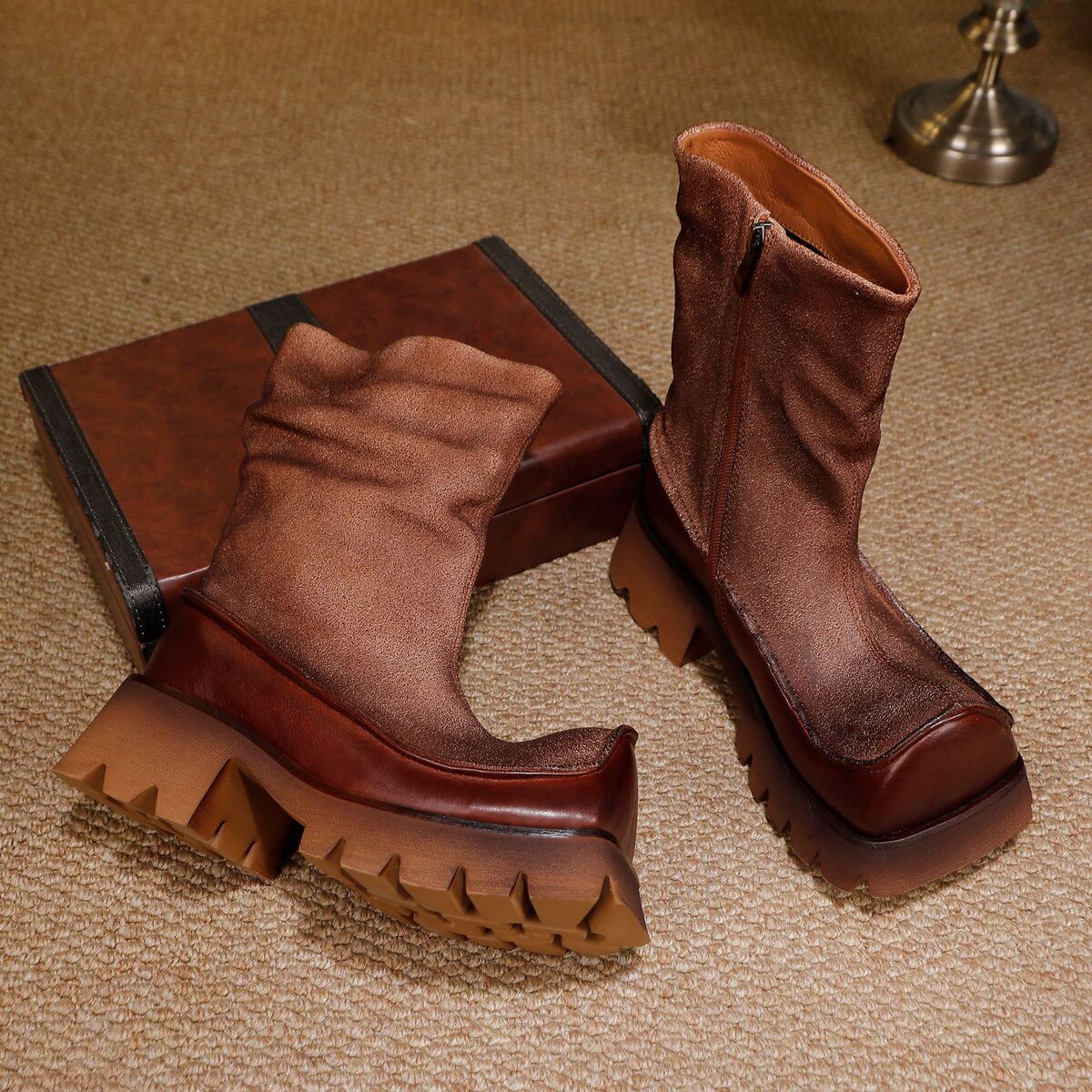 Boot nữ cổ trung da bò thật phối khóa kéo bên hông, thiết kế cá tính phong cách hiện đại — đen, màu cà phê
