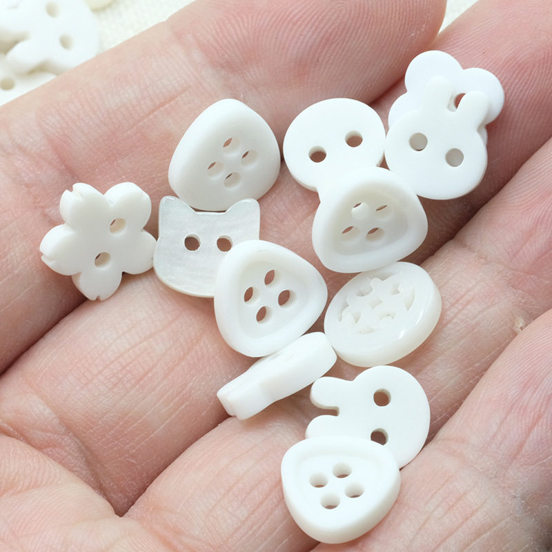 Pearlescent Buttons Handmade DIY Clothes Decorative Buttons Classy Two-Eye Buttons Asymmetrical Cute Cat Buttons