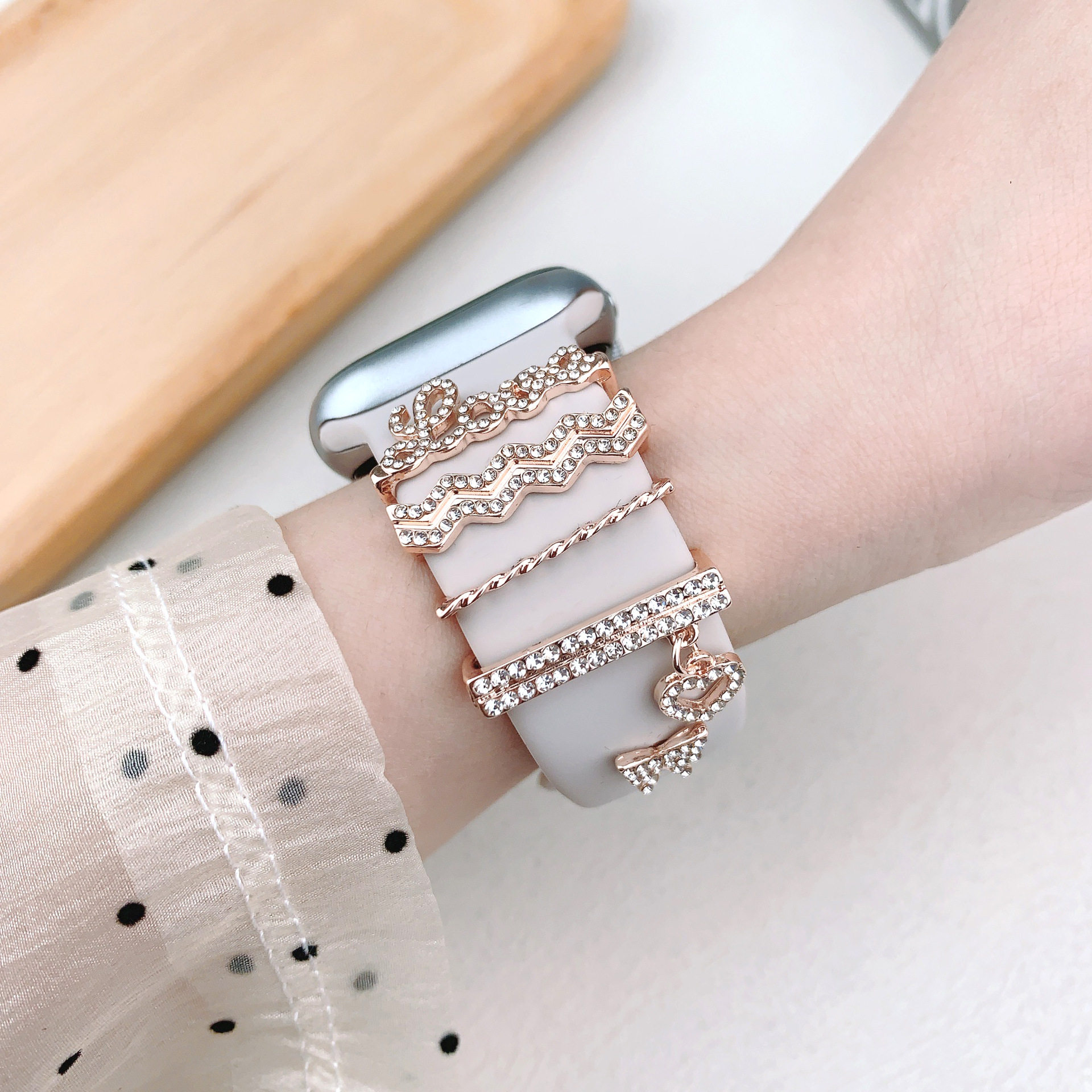 Crystal Diamond Gemstone Watch Strap Ring Accessories Suitable for Apple 9/10 Generation & Xiaomi Women's Watch Strap Accessories Niche Design
