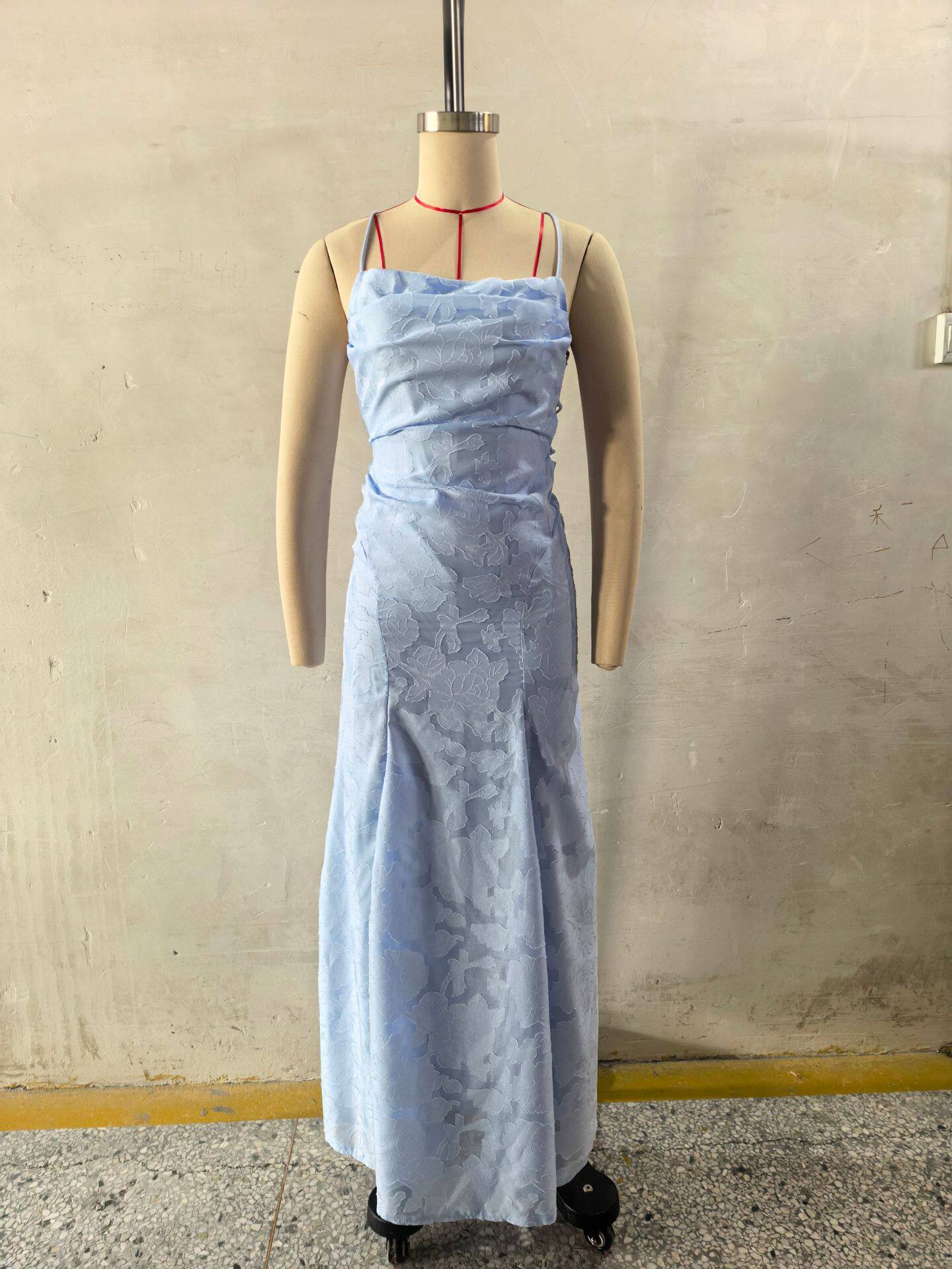 跨境亚马逊欧美风女装新款时尚百搭辣妹风酒红色性感吊带裙