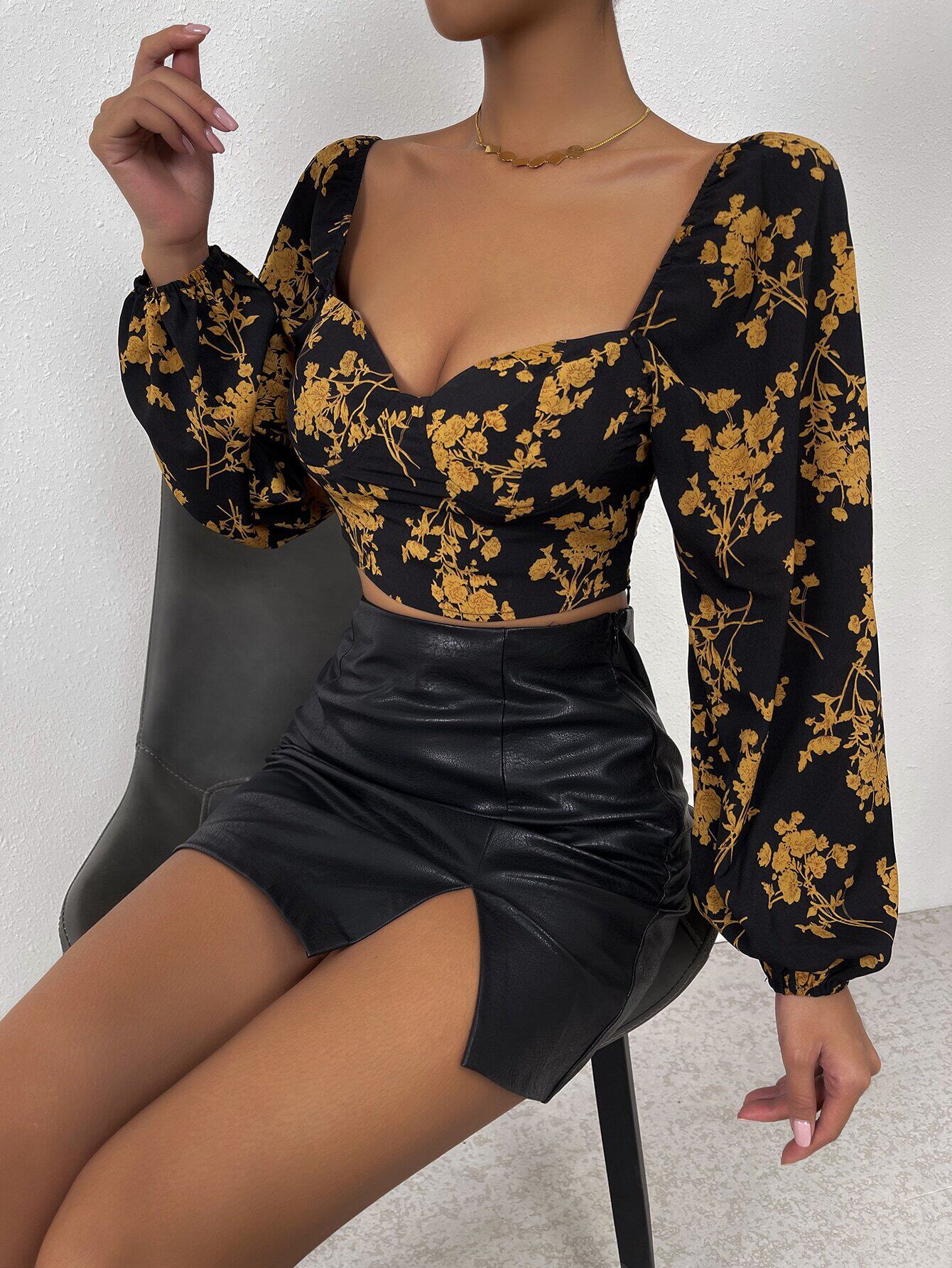 Vintage Floral Print T Shirt Short Puff Sleeves Square Neckline Lightweight Fabric Spring Summer Casual Wear