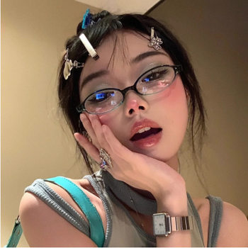 New style small frame glasses for women ins European and American plain glasses hot girl Street shot plain gradient glasses frame myopia finished product