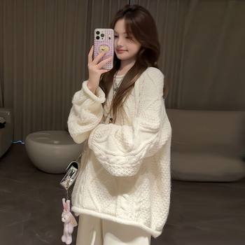 Maternity Wear Autumn and Winter Suit 2025 New Lazy Style Twist Knitted Sweater Fleece-Lined Wide Leg Pants Casual Two-Piece Set