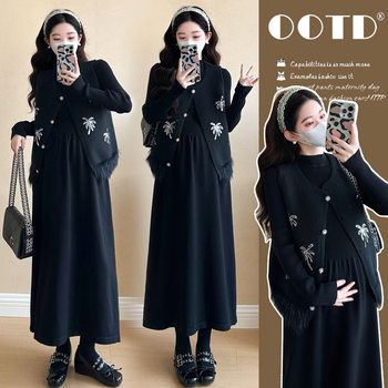 Maternity Wear Autumn and Winter New Fashion Nails 2025 Cardigan Sweater Slimming Look Bottoming Knitted Dress Two-Piece Set