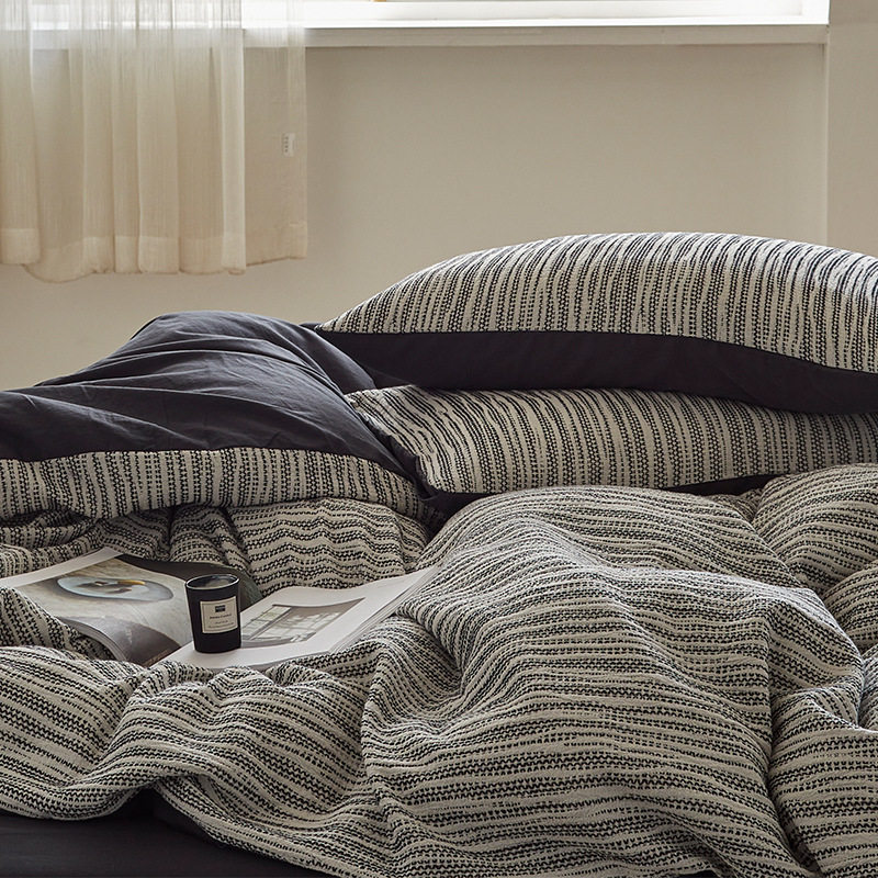 Minimalist charming style ~ Japanese-style black cotton four-piece cotton bed & breakfast naked sleeping bed sheet quilt cover bedding