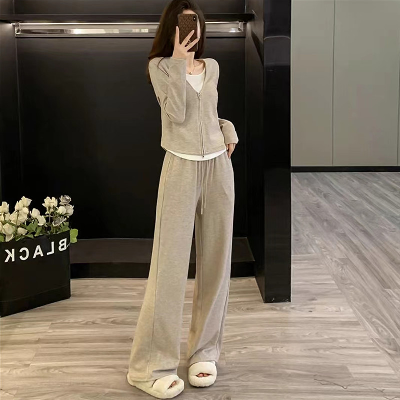 (Mới) Mã A4099 Giá 1250K: Đồ Bộ Nữ Doreic Cả Bộ 2 Món Hàng Mùa Xuân Thu Đông Trông Trẻ Hơn Tuổi Thời Trang Nữ Chất Liệu G04 Sản Phẩm Mới, (Miễn Phí Vận Chuyển Toàn Quốc).