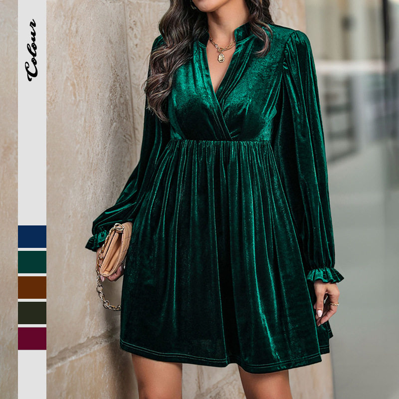 Vintage Style Green Velvet Dress Loose Fit Short Length Autumn Winter Fashion Wholesale Available