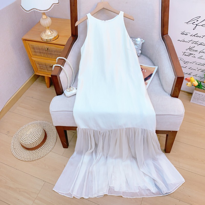 Đầm suông nữ cổ tròn không tay dáng dài phối màu tương phản — Trăng trắng