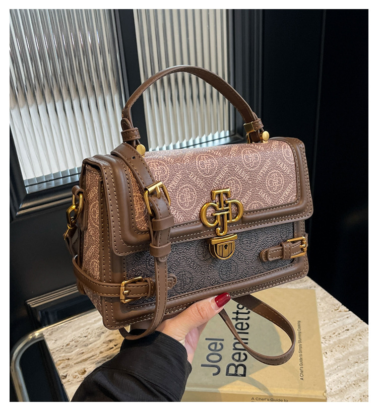 Foreign Style Small Square Bag Shoulder Bag Niche Design High-end Sense Bag Women's Internet Hot Super Hot Handbag Fashion Crossbody Bag 1 O1CN011TBbhl1SSiWo4XjO2 !!2218042692246 0 cib