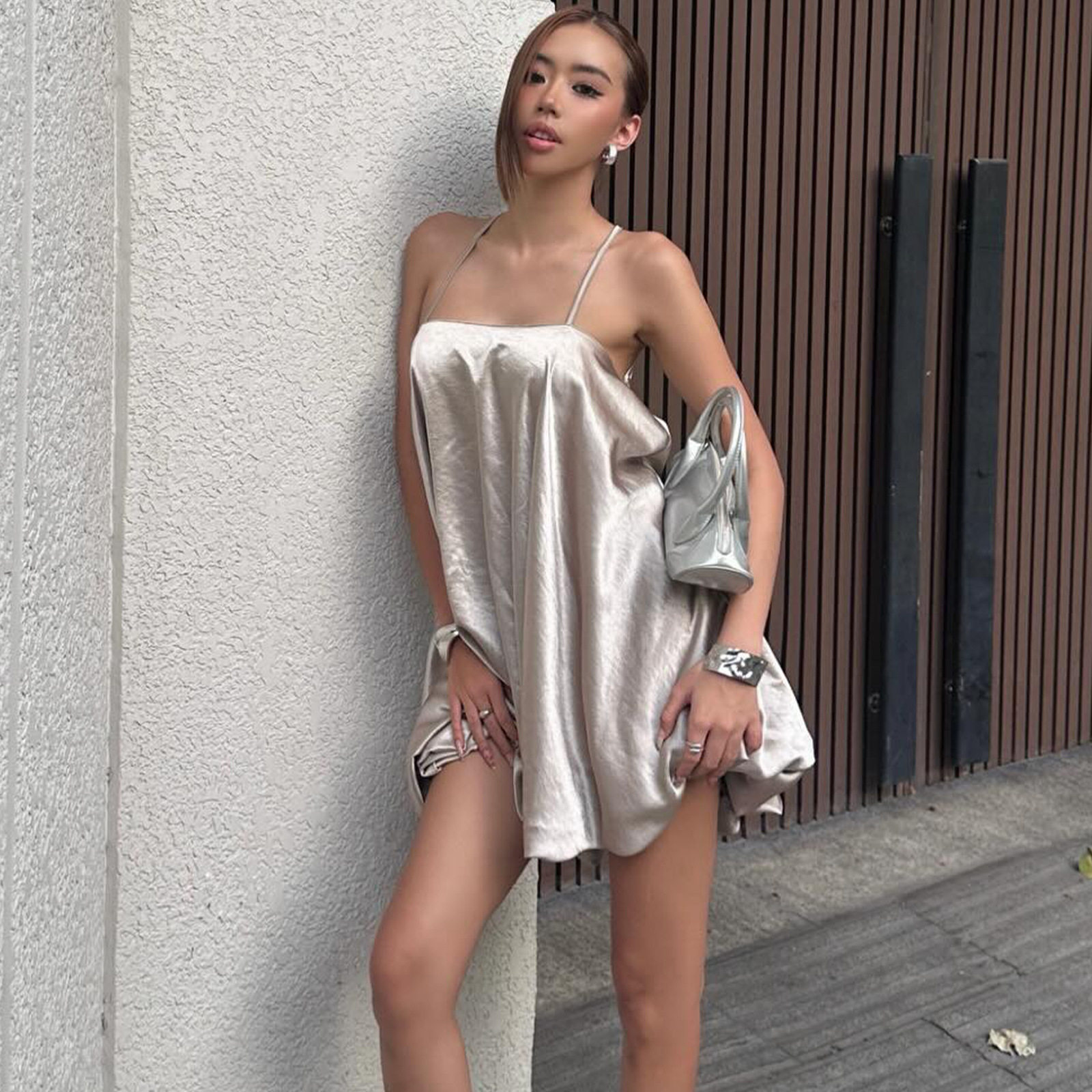 Summer Womens Dress Sexy Off Shoulder Design Satin Fabric with Hollow Out Details Elegant Evening Wear Wholesale