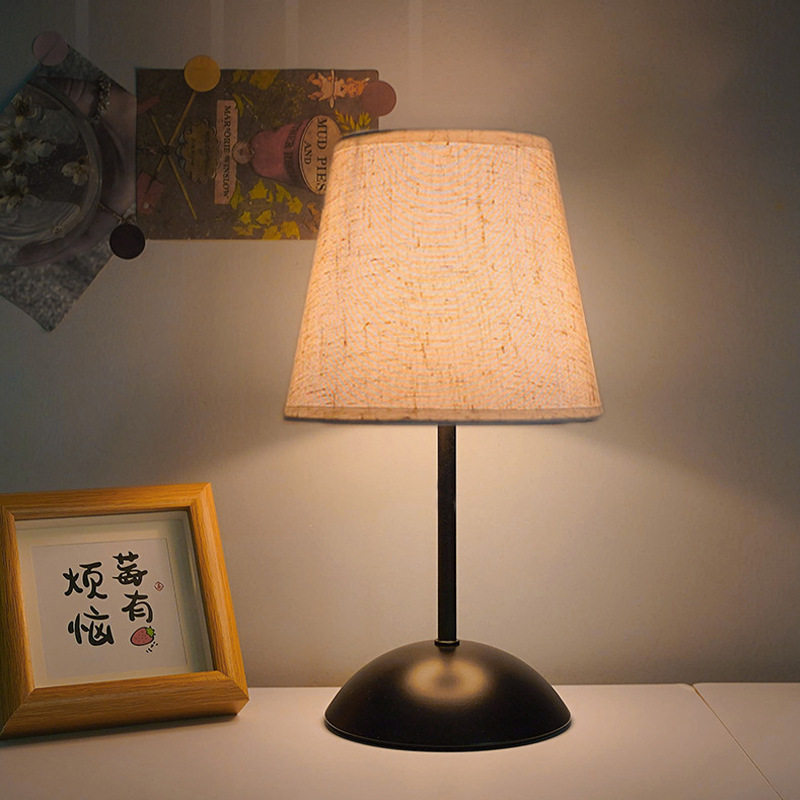 Nordic Middle Ancient Table Lamp American Metal Dormitory Bedroom Sleep Bedside Lamp Pleated Cloth Cover Night Light Atmosphere