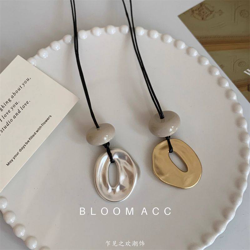 Korean Ins Simple Geometric Asymmetrical Pendant Long Necklace Women's Niche Elegant Versatile Adjustable Accessories Chain