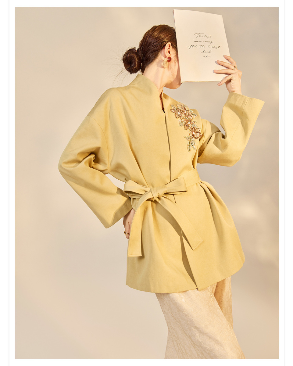 Áo khoác nữ dáng rộng thắt eo dây buộc, cổ V thêu đính hạt cao cấp — Hồng vàng (giao hàng 7 ngày)