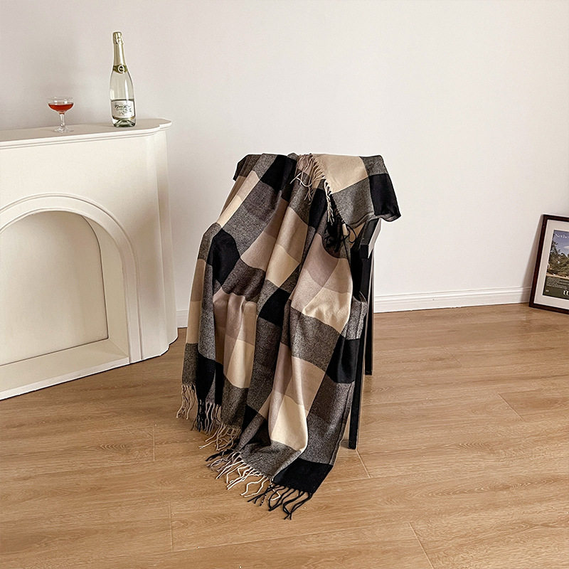 2025 British style plaid blanket autumn and winter atmosphere tassel simple bed end blanket bed sofa towel wholesale