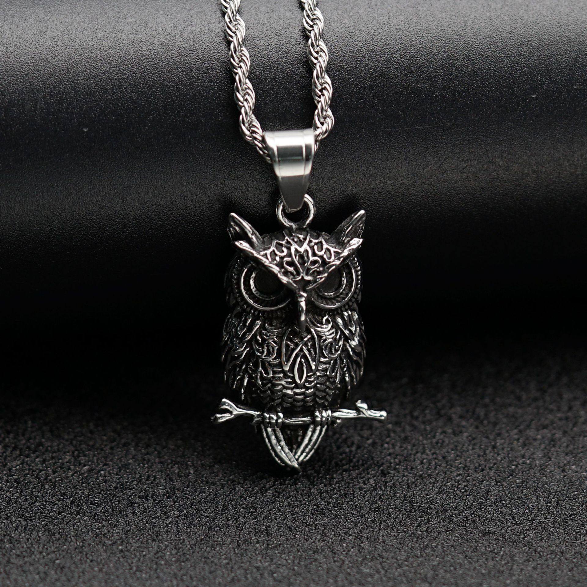 Europe and the United States cross-border hot retro cute pet owl titanium steel pendant personality titanium steel necklace accessories manufacturers wholesale