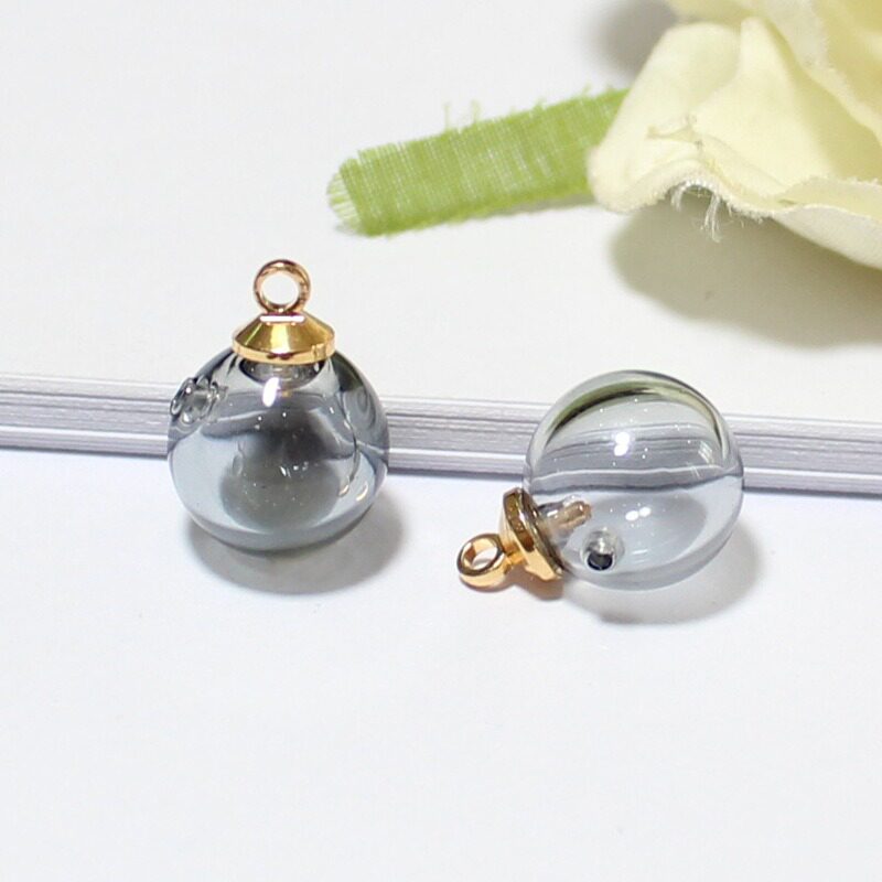 グレーのエッセンシャルオイルビーズ+ゴールドキャップ