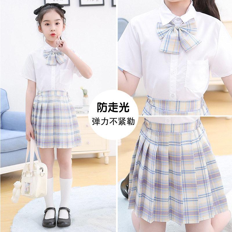 星野 (純白半袖 + チェックスカート + 蝶ネクタイ)