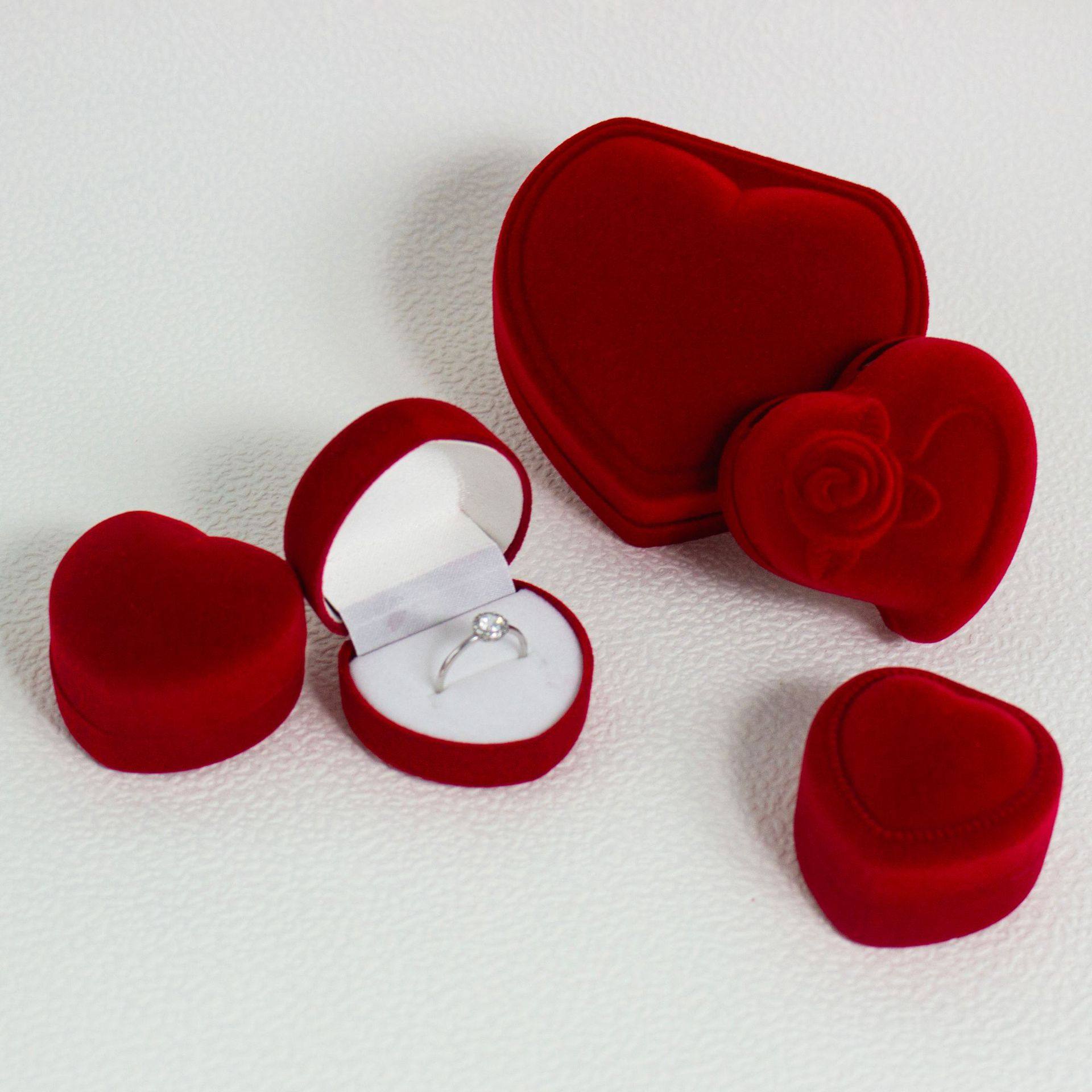 Red Love Ring Box Jewelry Three Gold Jewelry Box Gold Bracelet Set Box Romantic Earrings Jewelry Storage Box