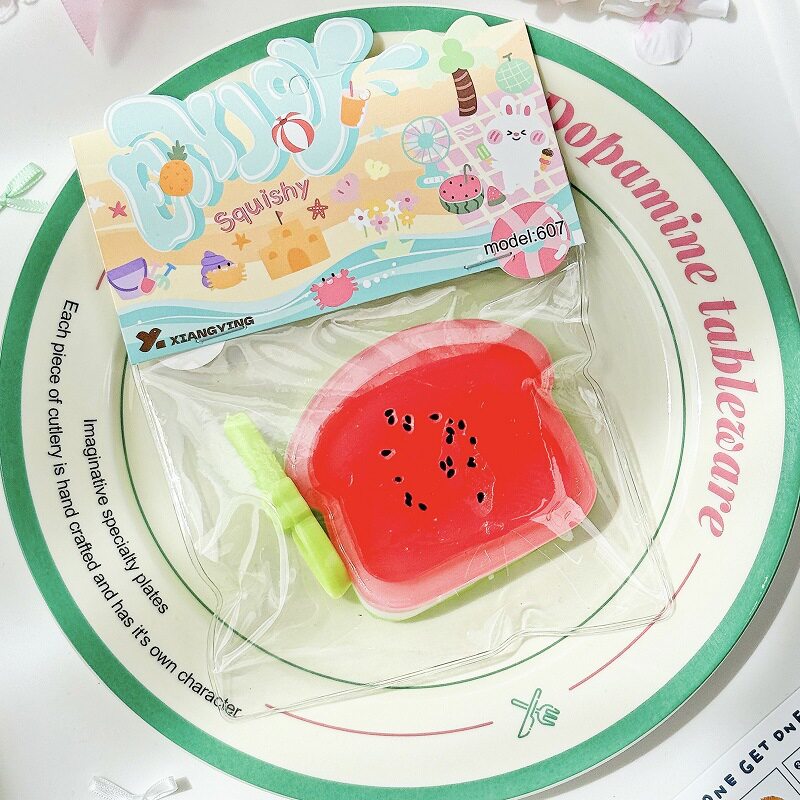 スイカ厚切りトースト（12の倍数で1箱プレゼント）