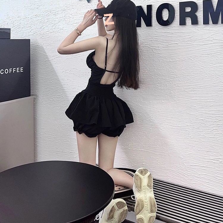 Hot Girl Cut Out Backless Waist Suspender Jumpsuit Pure Lusty Girly Slimming Look Pants Skirt Black Short Skirt Suit for Women