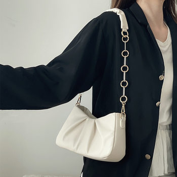 Solid Color Pleated Cloud Bag 2025 New Versatile Pleated Armpit Bag Trendy Fashion Niche Design Single Room Bag Women's Bag