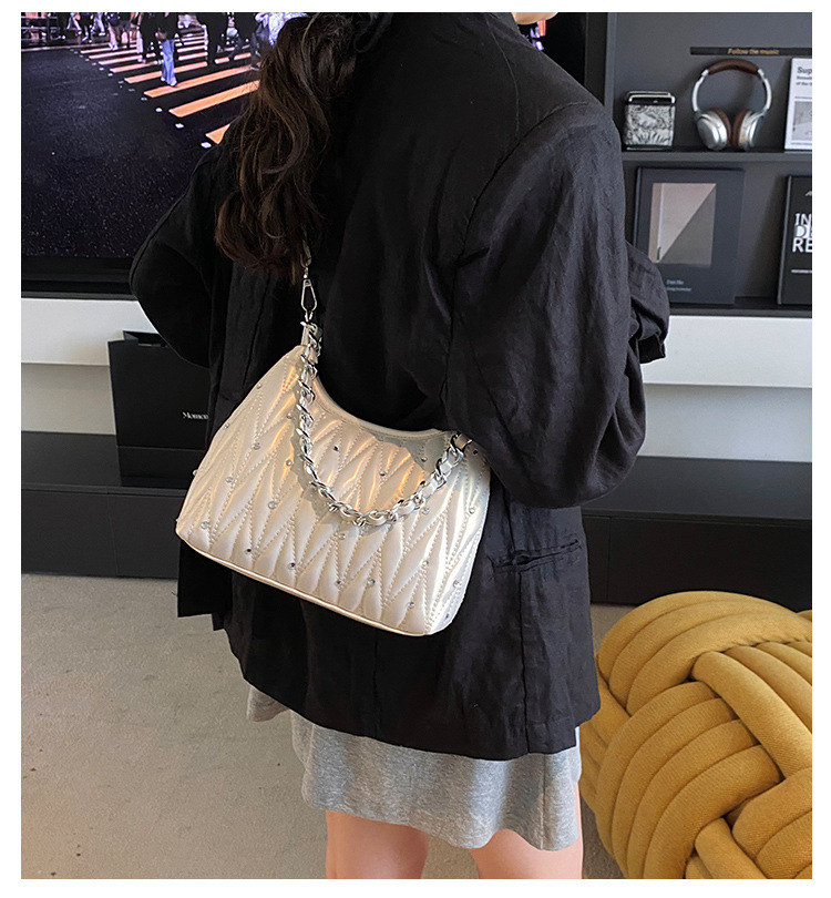 O1CN011vRoud1yV4MvwcOik !!2212088006583 0 cib