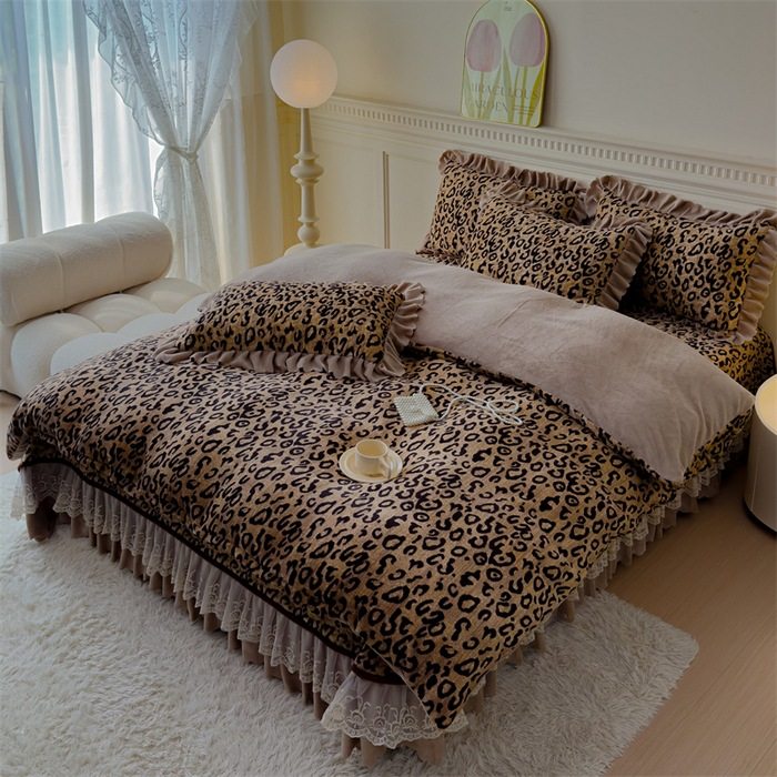 2025 Autumn/Winter New Milk Velvet Bed Cover Four-Piece Set, Non-Slip Winter Fleece-Lined Quilted Bed Sheet Three-Piece Set