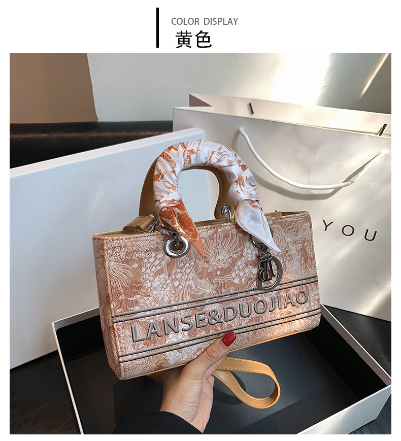 Cross-border high-looking handbag for women new popular niche design Diana bag embroidered shoulder messenger bag 13 undefined