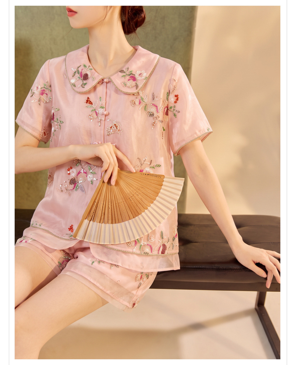 Bộ áo sơ mi không tay thêu họa tiết hoa và quần short dài, phong cách retro nghệ thuật — Quần short thêu hạt (giao hàng trong 7 ngày), Quần short thêu hạt (giao hàng trong ngày), Áo thêu hạt (giao hàng trong 7 ngày), Áo thêu hạt (giao hàng trong ngày)
