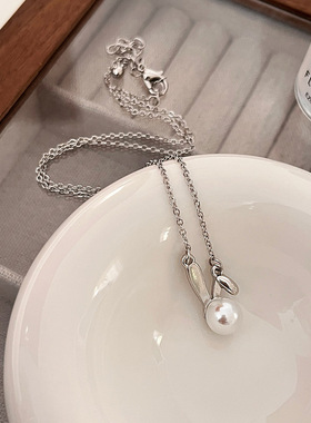 小兔子珍珠项链女新款潮毛衣链级设计感小众配饰锁骨链D993