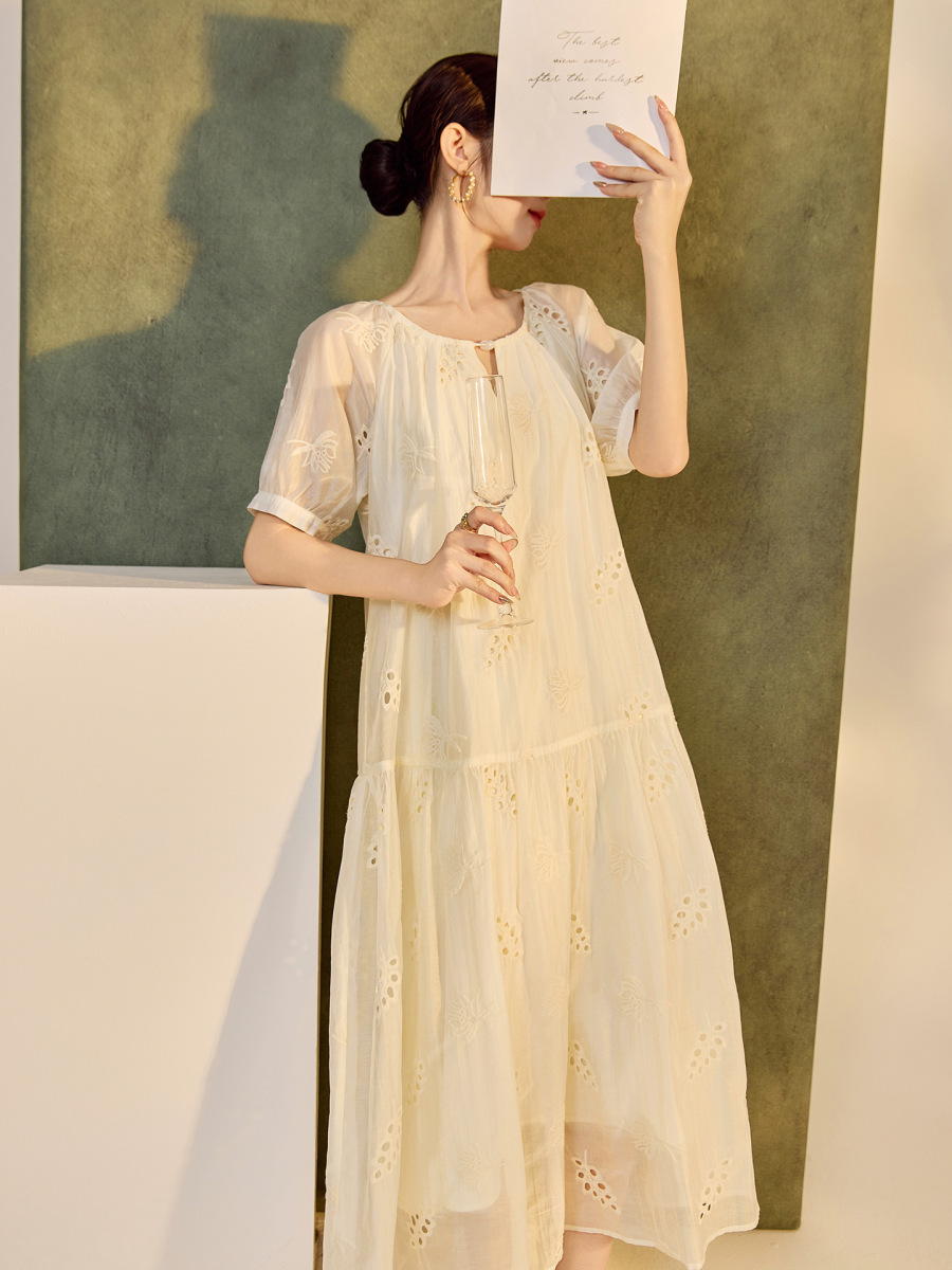 Đầm nữ dáng suông cổ tròn tay ngắn chất tencel mềm mại — Màu mơ sữa (cấp trong ngày), Màu mơ sữa (giao hàng trong 7 ngày)