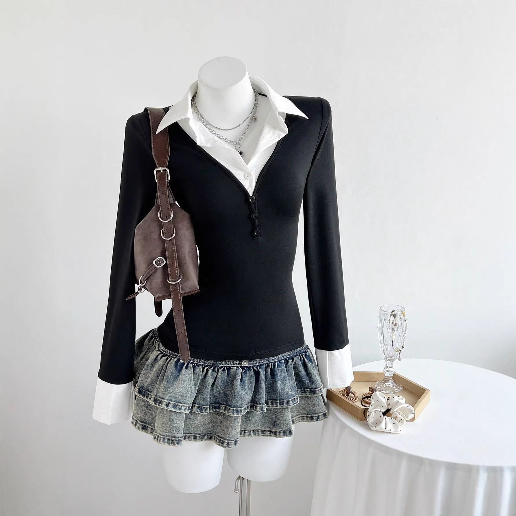 Summer Womens Fashion V Neck Long Sleeve Top Slim Fit Versatile Style Lightweight Fabric Ready to Ship Wholesale