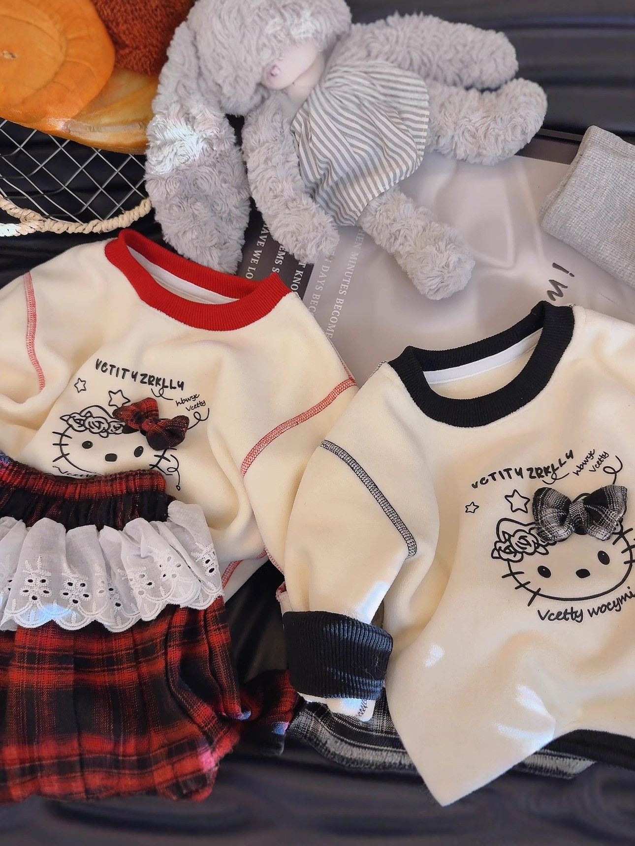 Girls' Seamless Fleece-Lined Hoodie Set, Sweet Casual Long-Sleeve Hello Kitty Top, Leggings & Plaid Skirt Three-Piece Outfit