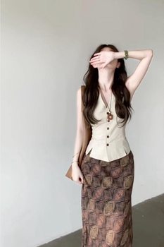 French Retro V-Neck Slim Sleeveless Vest Skirt Brown A-Line Printed Two-Piece Suit for Women Summer