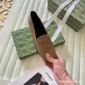 Single shoes light brown