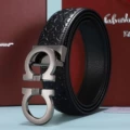 Horseshoe pattern gun buckle