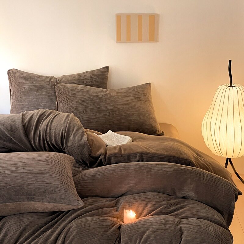High-End Carved Milk Velvet Four-Piece Autumn and Winter Coral Velvet Quilt Cover Simple Pure Color Bed Bed Sheets Bedding Three-Piece Set